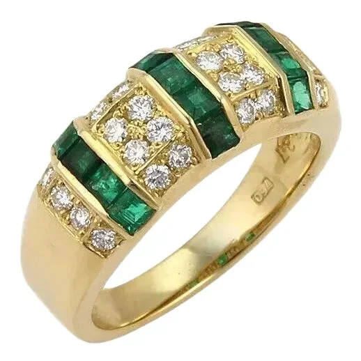 19266 – Queen Emerald & Diamond 18k Yellow Gold Band Ring – Size 5