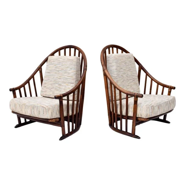 1960’s Pair of Danish Modern Spindle Back Chairs in the Manner of Hans Wegner