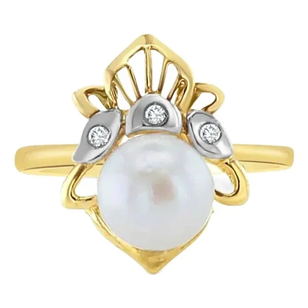 7MM Solitaire Pearl Ring with Diamond Accents Crown Style, Size 6