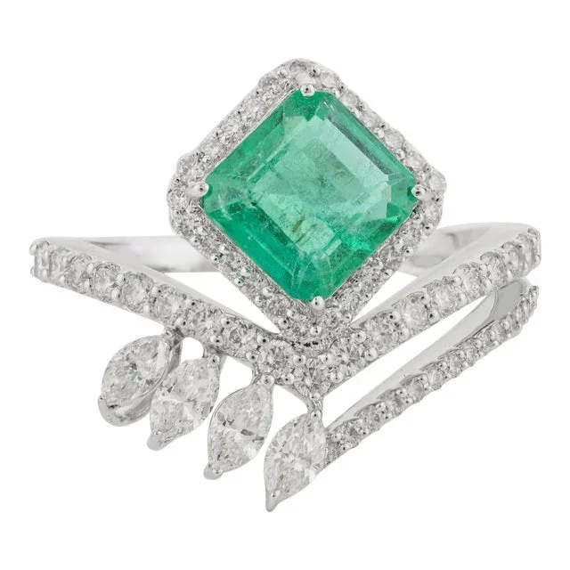 Aristocrat Creative Design Emerald & Diamond Ring in 18k White Gold Size 5.5