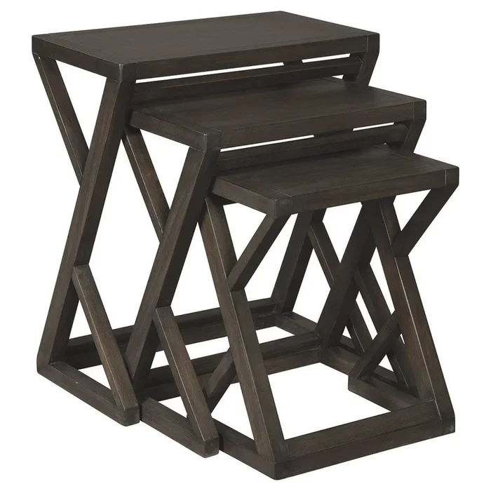 Cairnburg – Brown – Accent Table Set (3/cn)
