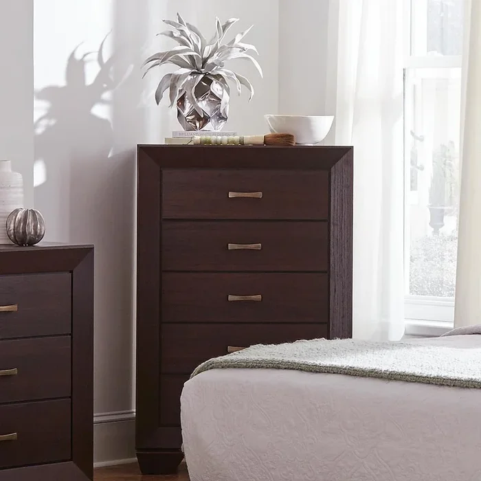 Fenbrook Collection – Chest