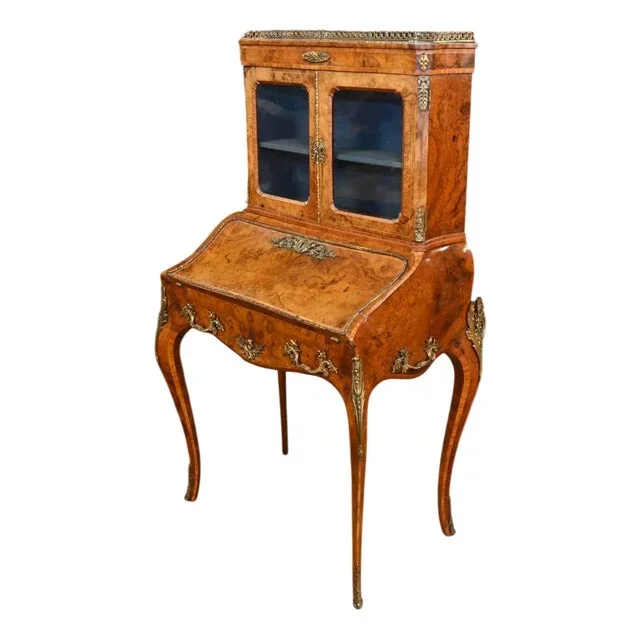 French Bonheur De Jour Desk in Walnut, 1840s