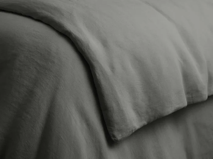 Italian Garment-Dyed Linen King Duvet in Charcoal