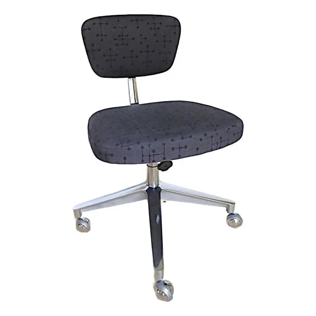 Knoll Mid Century Modern Eero Saarinen Secretarial Swivel Desk Chair 1950s