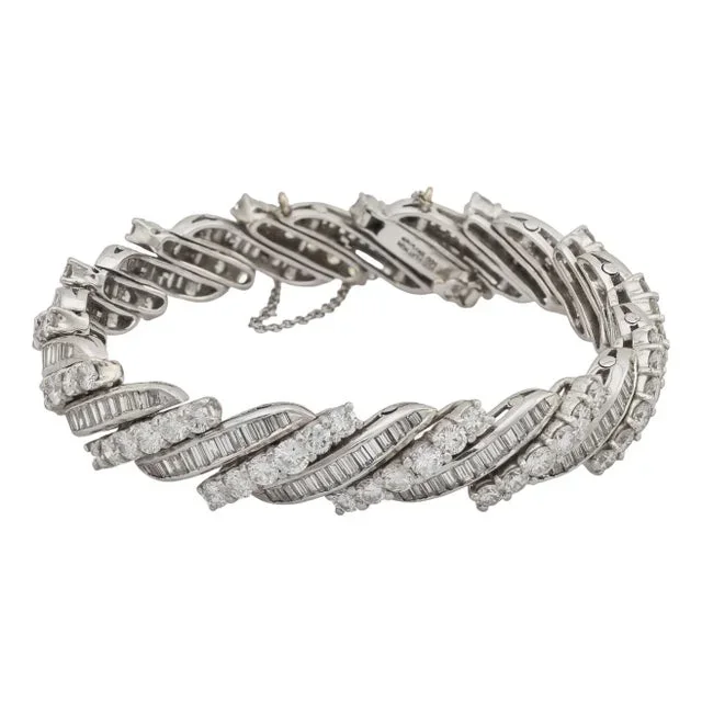 Mid Century 13.50 Carat Round and Baguette Diamond Platinum Bracelet