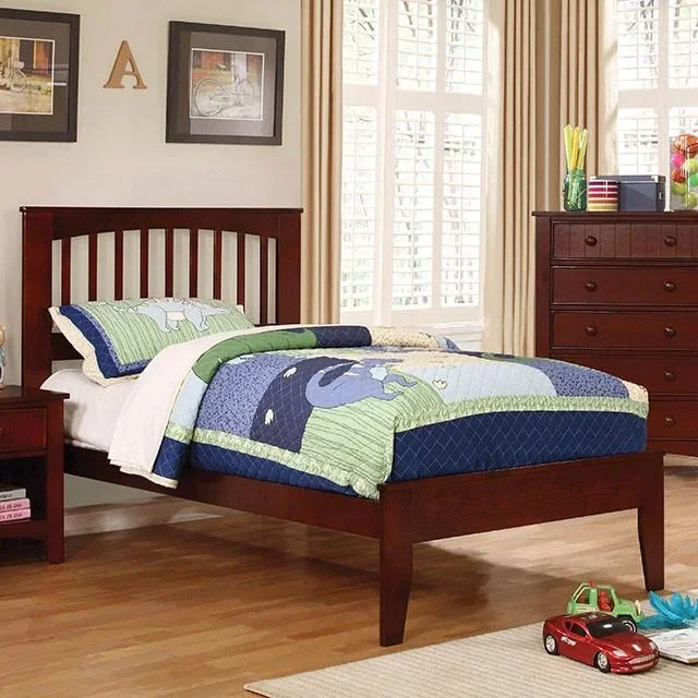 Pine Brook Cherry & White Full Bed