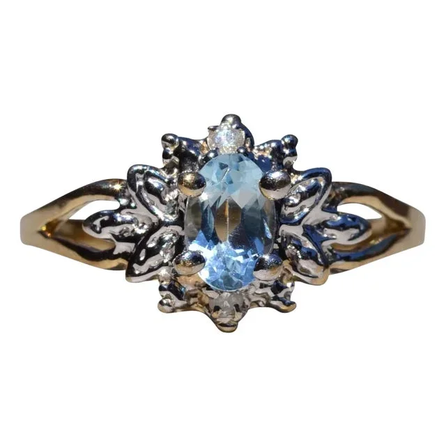 The Del Rey: Aquamarine and Diamond Ring in Yellow Gold